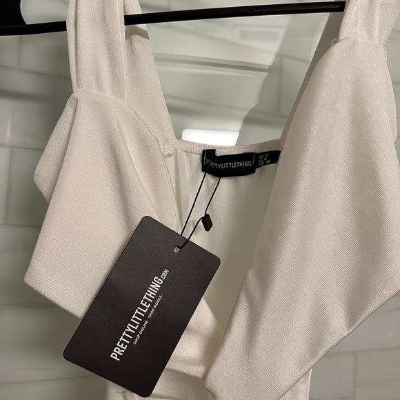 Pretty little thing white wrap bodysuit - Picture 4 of 4